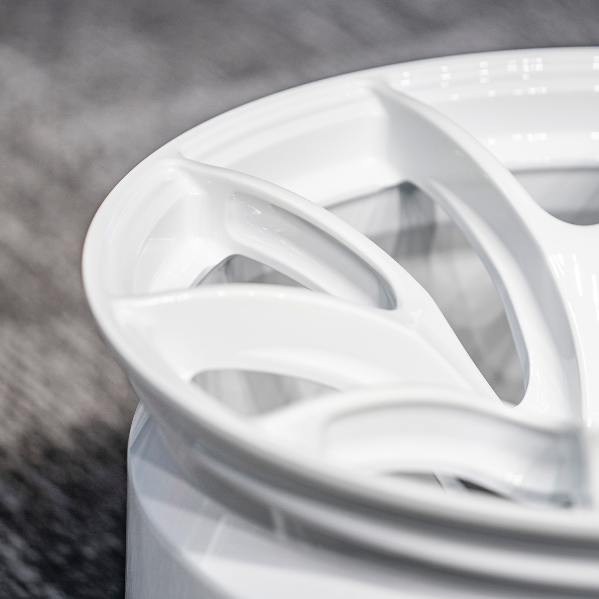 T6061 Forged Alloy Wheel – Split Multi-Spoke Performance Rim | Gloss White Finish